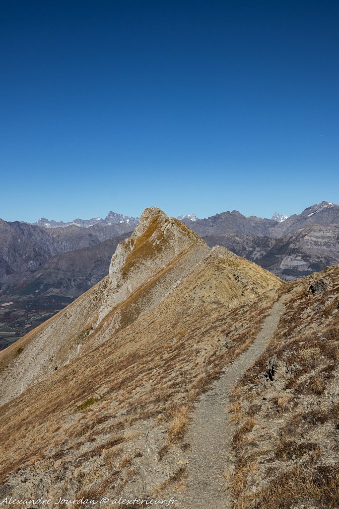 Pic de l'Aiguille (2140 m)